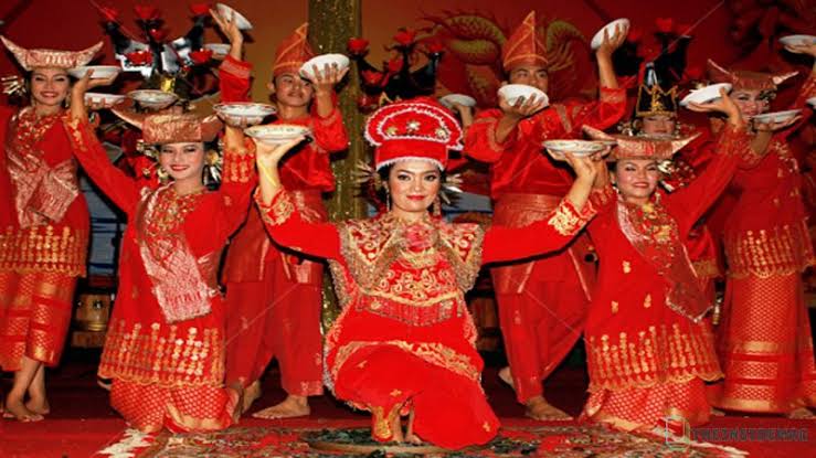 Tari Adat Sumatera Barat 